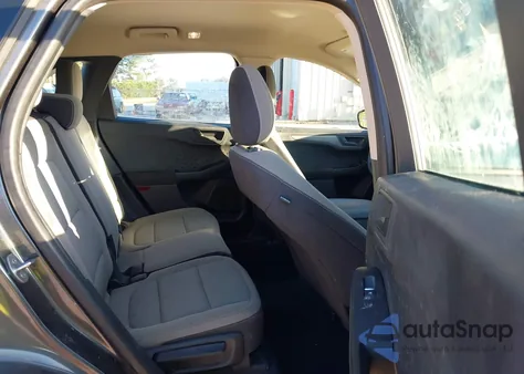 2020 Ford Escape S z USA, uszkodzony, nr VIN 1FMCU0F66LUC17056